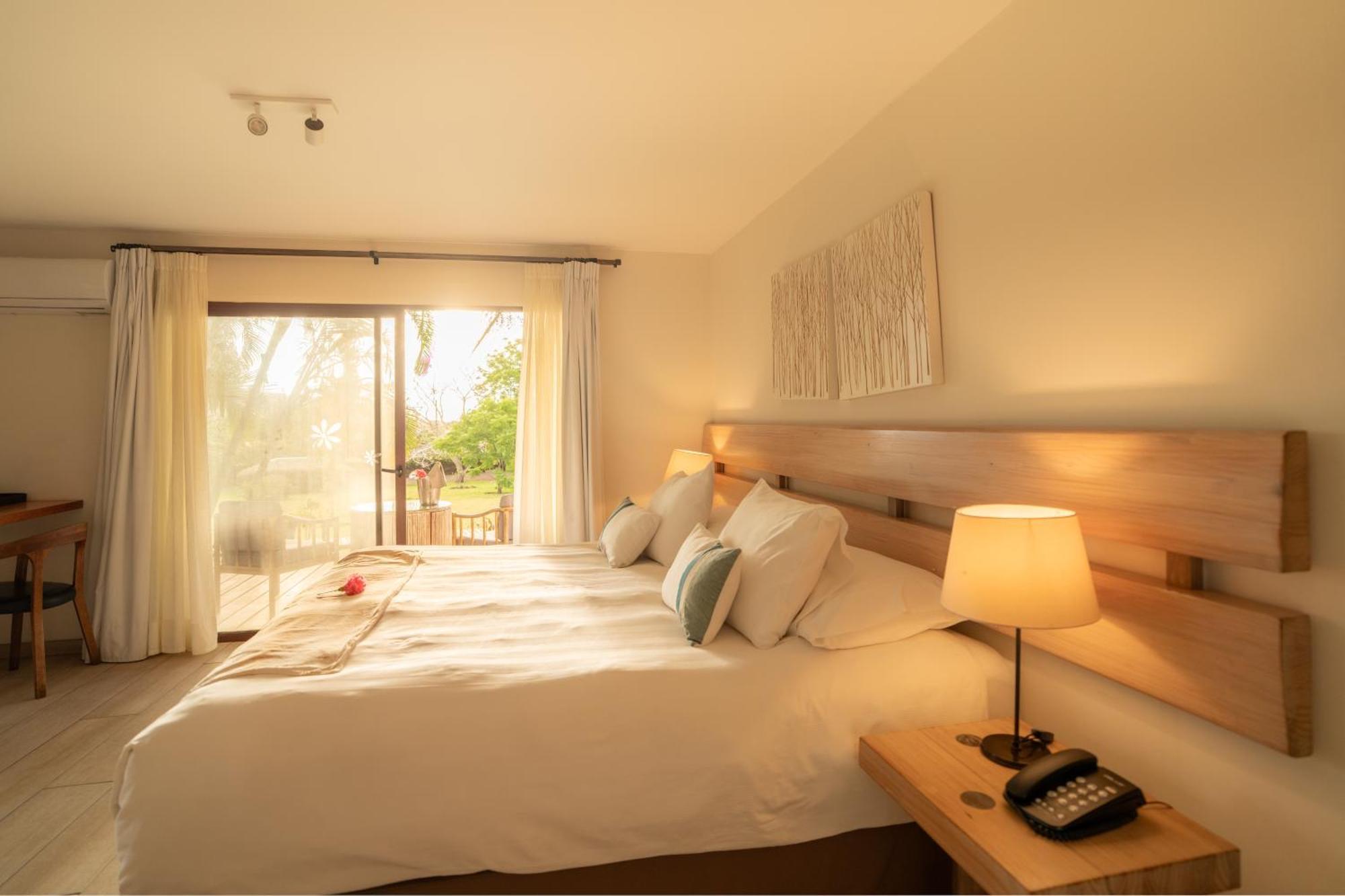 Hotel Hare Uta Hanga Roa Exterior photo